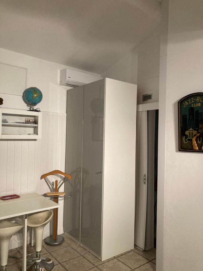 La Coccinelle Bed and Breakfast Νιμ Εξωτερικό φωτογραφία